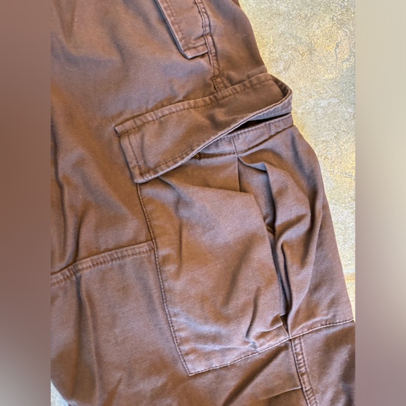 Aritzia Cargo Pants - Picture 4 of 5